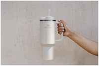 Stanley Quencher H2.0 on 1 200 ml:n juomamuki/juomapullo (1-väri tampopaino)