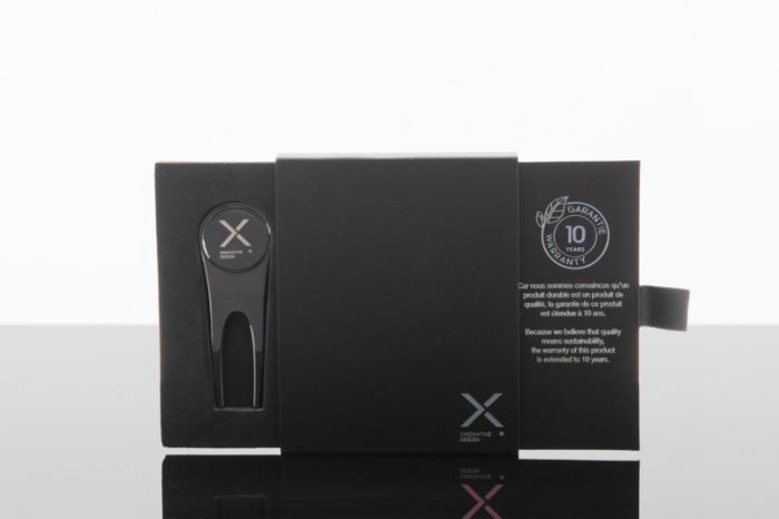 Tyylikäs SCX.design T01 griinihaarukka. Esim. 25kpl. laserkaiverruksella.