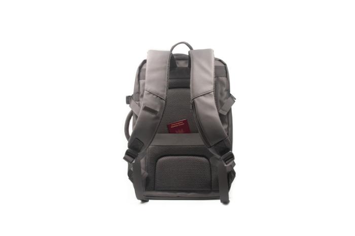 SCX.design L14 -reppu ilmanimujärjestelmällä 40 l. Esim. 25kpl. laserkaiverrus