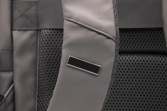 SCX.design L14 -reppu ilmanimujärjestelmällä 40 l. Esim. 25kpl. laserkaiverrus