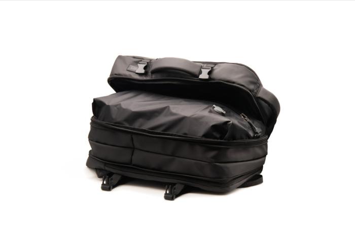 SCX.design L14 -reppu ilmanimujärjestelmällä 40 l. Esim. 25kpl. laserkaiverrus