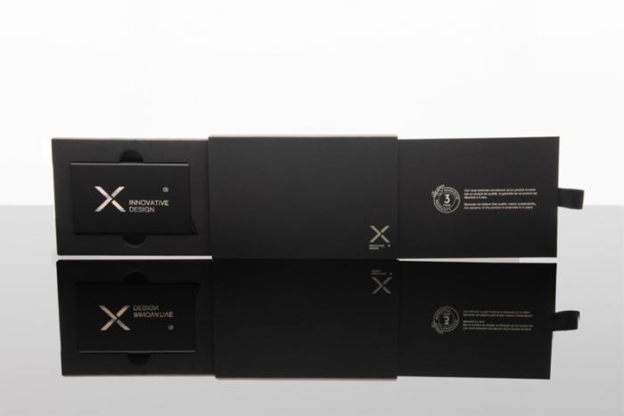 SCX.design O35 – magneettinen RFID-korttipidike. Esim. 25kpl. laserkaiverruksella.