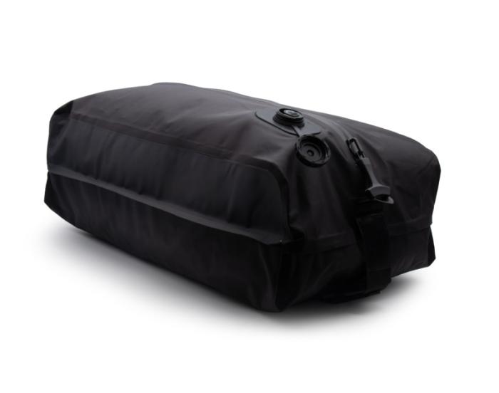 SCX.design L17 VacPouch matkatyhjiöpussi yrityksille laserkaiverruksella. 3v. takuu! Esim. 25kpl.