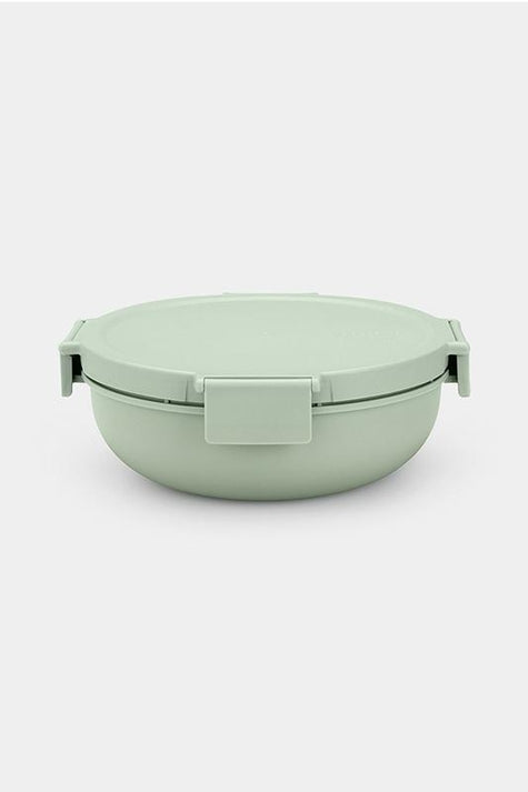 Brabantia Make & Take salaattikulho 1,3 L | Tiivis eväsrasia kastikeastialla