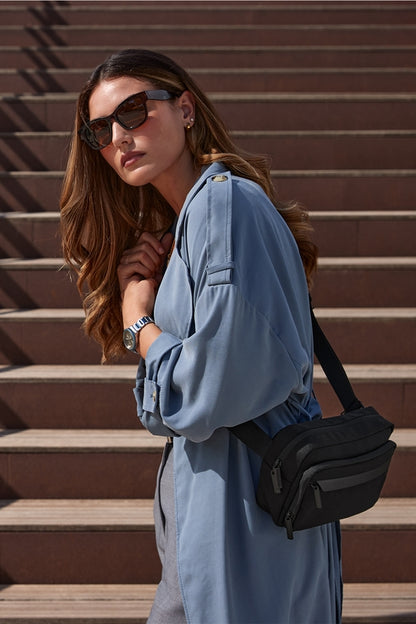 Quadra AIRSIDE Crossbody Bag – Unisex . Musta ja Valkoinen
