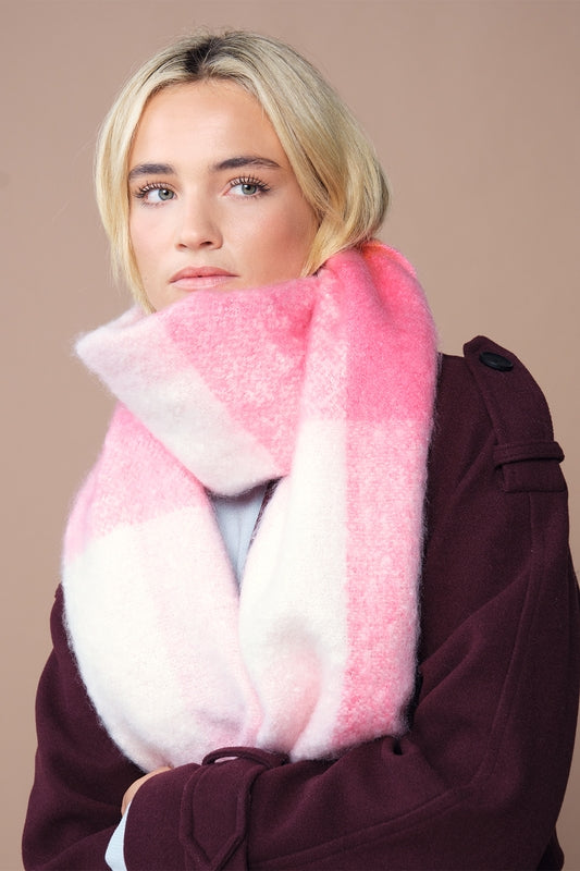 FLUFFY Huivi + LAHJAPAKKAUS (Yksivärisiä ja ruudullisia)