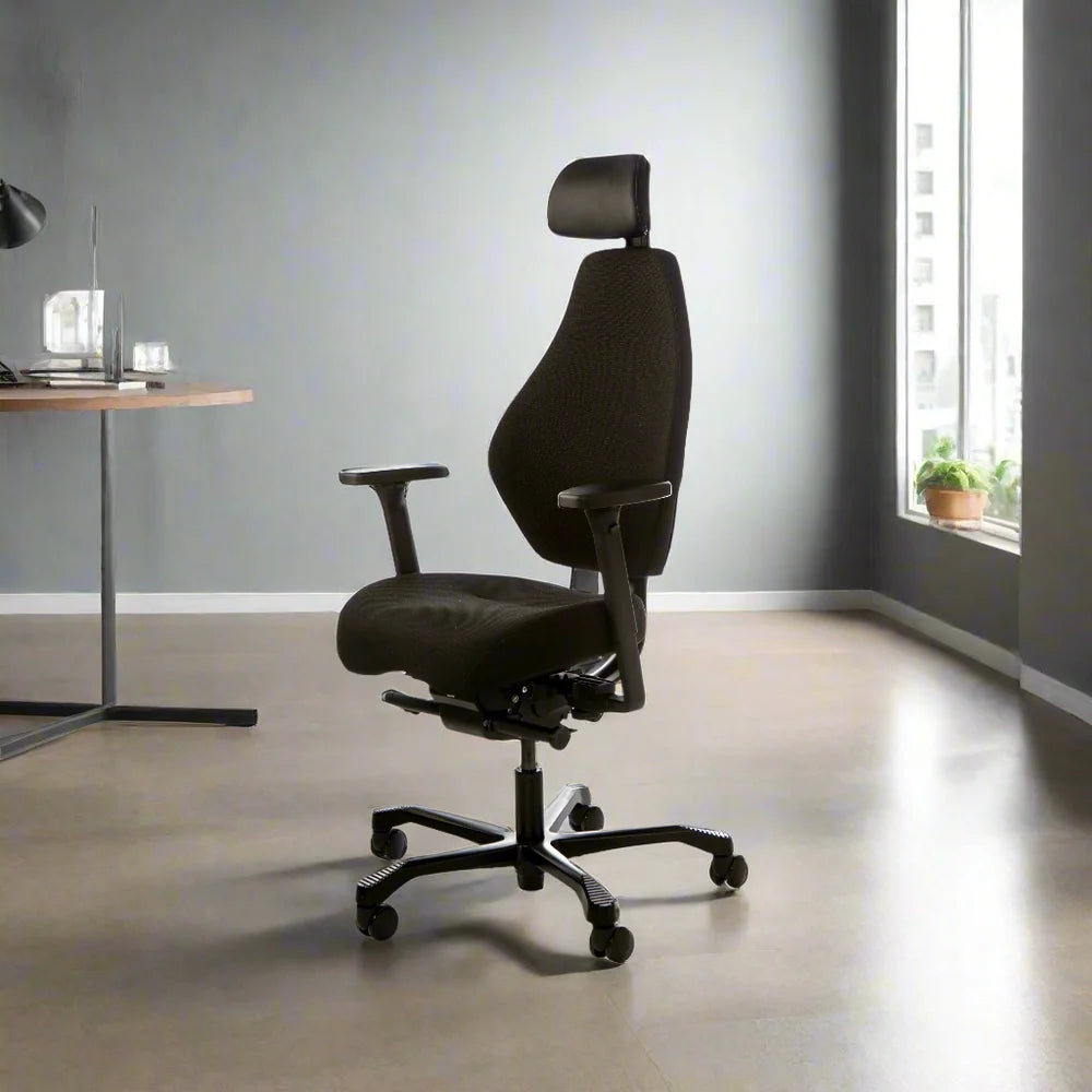 Josefin ergonominen työtuoli, musta kangasverhoilu