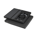 kiva lahja setti, jossa vihko ja magsafe lompakko.