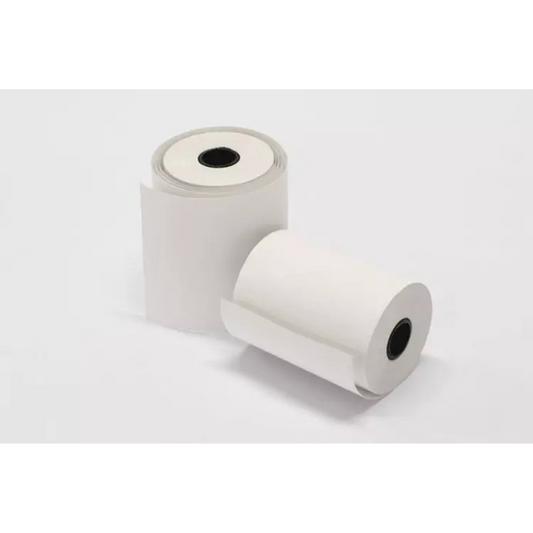 Kaksi valkoita Kassatiedon paperirullaa. Toinen pystyssä ja toinen kumollaan.