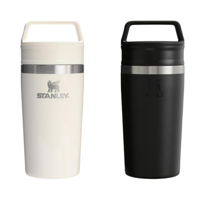 Stanley Café-To-Go 350ml. Vuotamaton matkamuki merkkauksella.