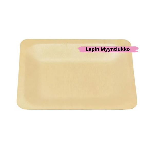 Puinen lautanen/tarjotin valkoisella taustalla.