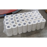 Talouspaperi, 2-kert, 32rll 56-ark, pussillinen lattialla.