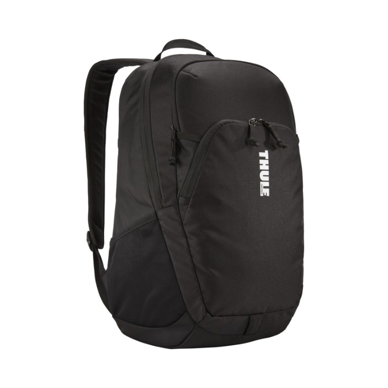 Thule achiever 16" reppu edestä. musta reppu.