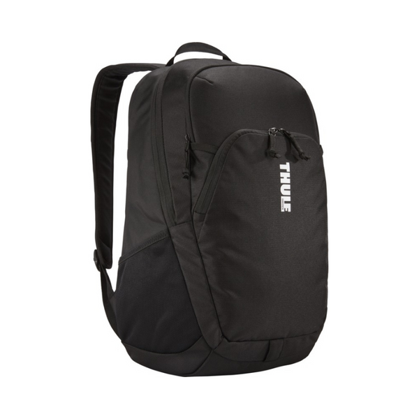 Thule achiever 16" reppu edestä. musta reppu.