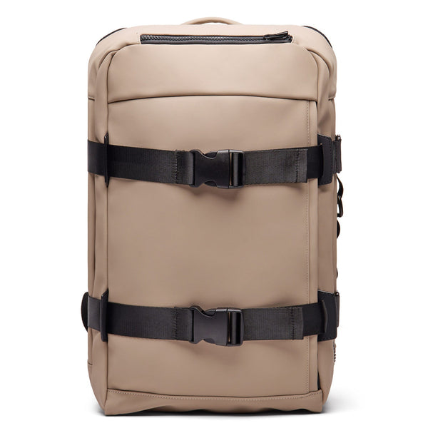 Beige Vinga Baltimore-laukku valkoisella taustalla.