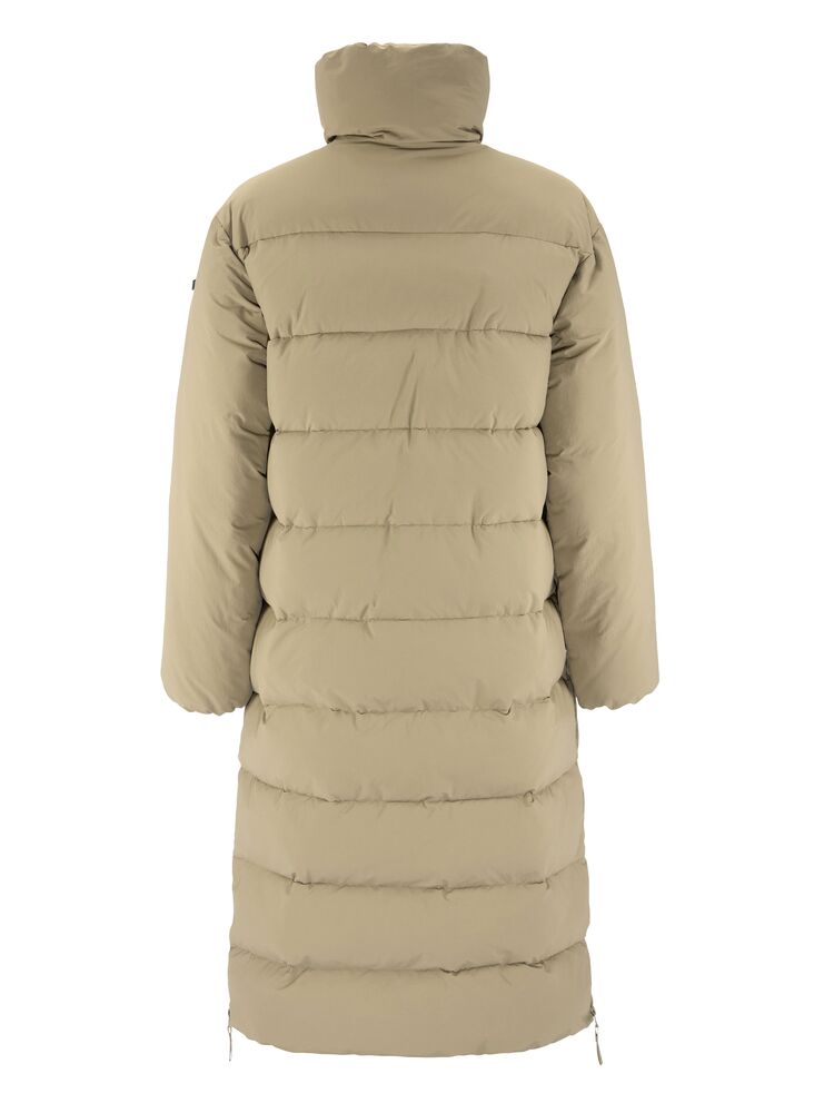 Craft Urban Long Padded Coat W takaa – pitkä malli ja pehmeä untuvatäyte.