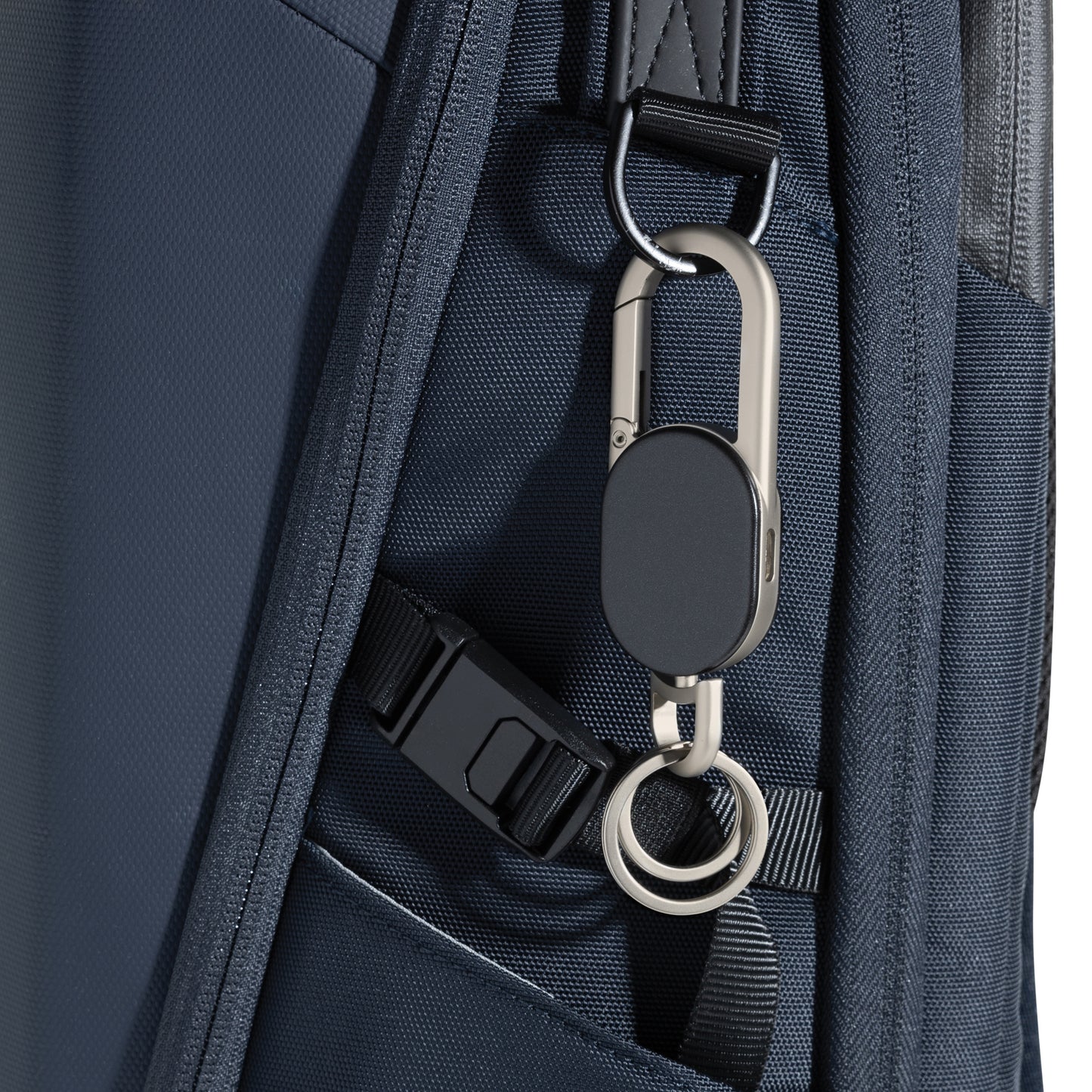 Keyfinder Dual Keychain Omalla logolla!